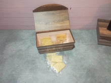 Charger l'image dans la galerie, Les étiquettes en couleurs 🌈, c'est le secret du bonheur 😁 et des événements réussis ✨ - La Rayonnantes