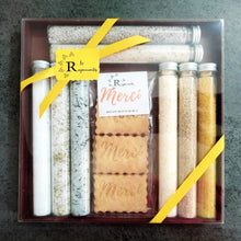 Charger l&#39;image dans la galerie, Coffret de Sels aux Epices - Sel de mer - Artisanat Culinaire Nantais - Recette Maison 🏡 - La Rayonnantes
