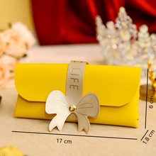 Charger l'image dans la galerie, Pochette avec noeud - La Rayonnantes
