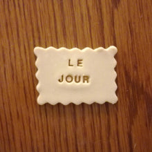 Charger l&#39;image dans la galerie, Coffret de Biscuits Petit Beurre Personnalisés - Spéciale Déclaration d&#39;Amour - Spécialités Nantaises - Recette Maison 🏡
